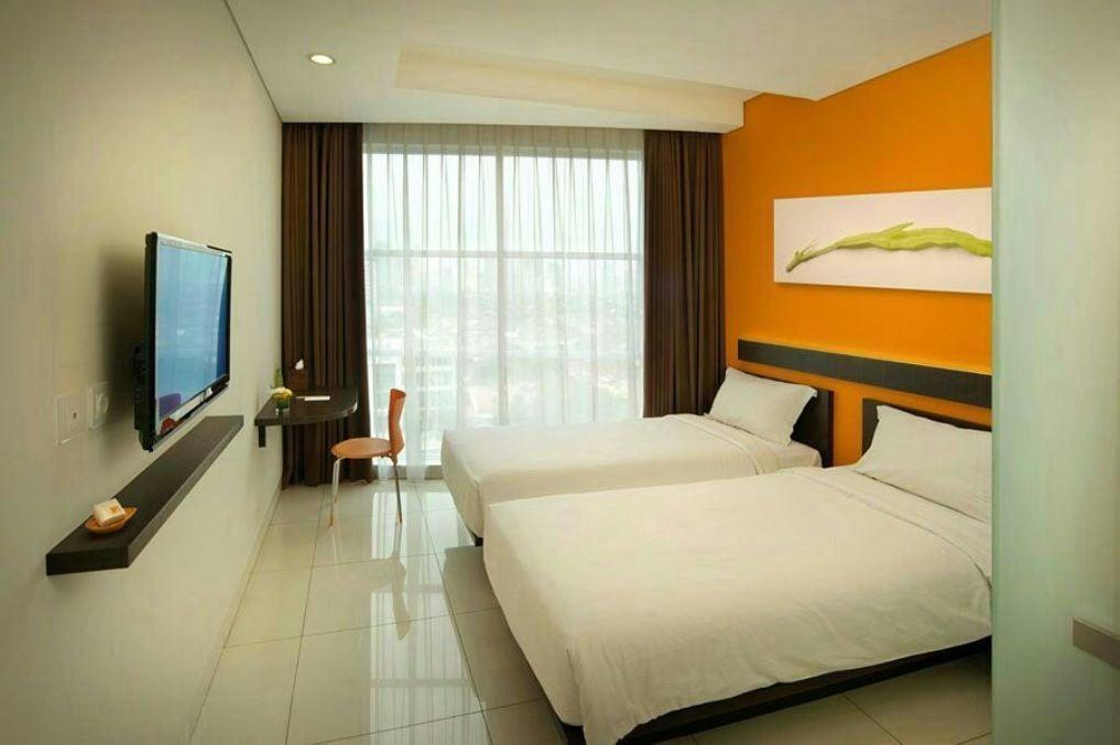 V Hotel Tebet Jakarta Exterior photo