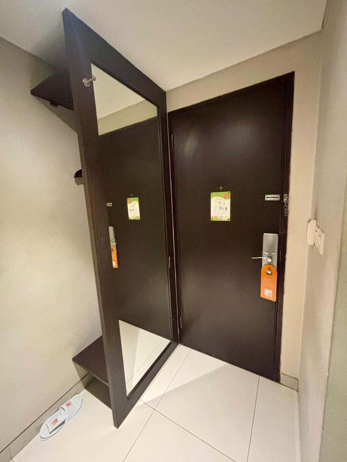 V Hotel Tebet Jakarta Exterior photo